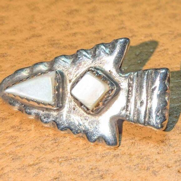 2) Navajo Brioche Orange Spiny Oyster Shell Native American Silver MOP Arrowhead - Picture 7 of 8